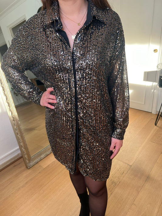 Robe Stella noire et dorée